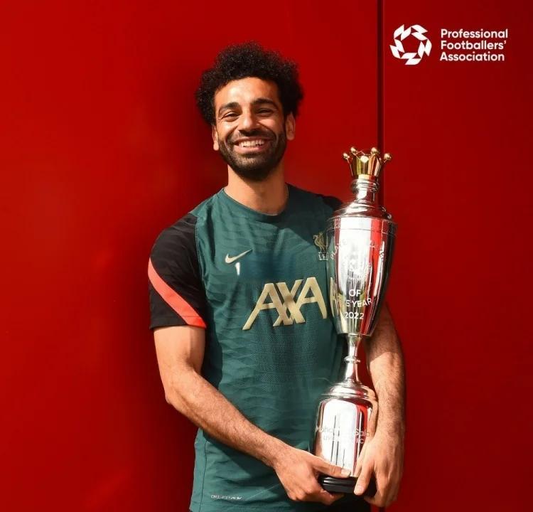 爱游戏app下载-出色发挥引发热议！，萨拉赫在巴黎圣日耳曼比赛中夺冠赛场气氛高涨的简单介绍